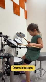 🥁 From the very first drum lesson to performing on stage! 🌟
Every great drummer starts with a single beat.
At Music Stars Academy, students build confidence, master rhythm, and develop real performance skills—leading all the way to exciting live shows!
Whether your child is picking up drumsticks for the first time or ready to take their skills to the next level, we’re here to help them shine.
🎵 Individual & group drum lessons
🎤 Performance opportunities
⭐ Fun, supportive, and professional instruction
Sign up for your drum class today and start your journey to the big stage! 🎶
📍 Music Stars Academy – Encino, CA
📩 Message us to book your FREE trial class! #music #musicvideo #drum #drumsticks #losangeles